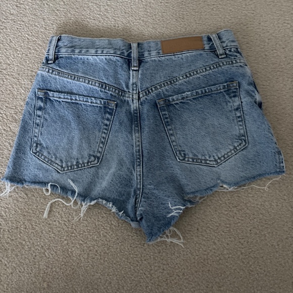 PacSun Vintage High Rise distressed Jean shorts. Size 25 - Picture 2 of 2